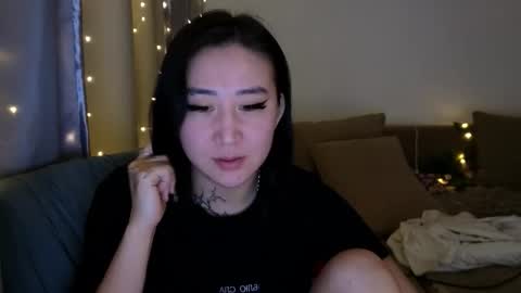 Snapshot of evadior chatting on 01-18-26, 03:27 Eva online show from 01-18-26, 03:27