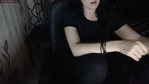 Snapshot of evadream1 chatting on 10-21-25, 05:35 EVADREAM online show from 10-21-25, 05:35