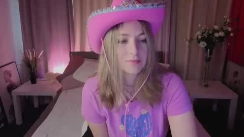 Snapshot of evafolverr chatting on 10-11-25, 06:23 Eva online show from 10-11-25, 06:23