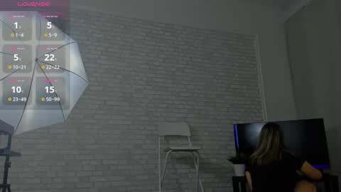 Snapshot of evafolverr chatting on 11-09-25, 07:17 Eva online show from 11-09-25, 07:17