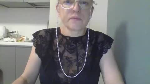 Snapshot of evaglad chatting on 09-20-25, 03:51 evaglad online show from 09-20-25, 03:51