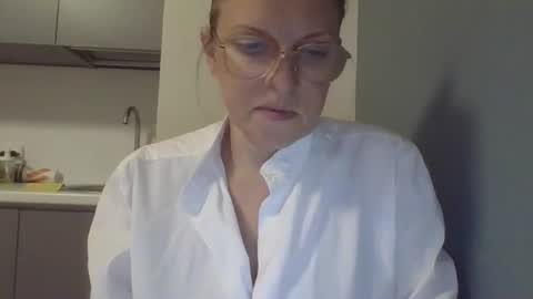 Snapshot of evaglad chatting on 09-20-25, 03:57 evaglad online show from 09-20-25, 03:57