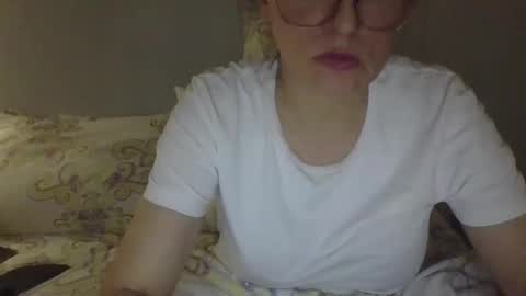 Snapshot of evaglad chatting on 09-30-25, 04:56 evaglad online show from 09-30-25, 04:56