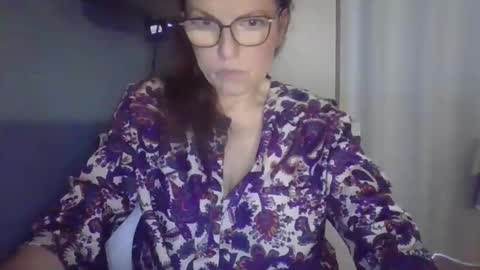 Snapshot of evaglad chatting on 10-08-25, 02:36 evaglad online show from 10-08-25, 02:36