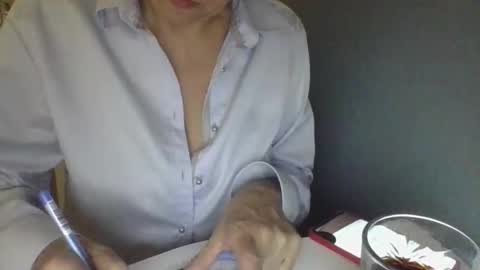 Snapshot of evaglad chatting on 10-10-25, 03:33 evaglad online show from 10-10-25, 03:33