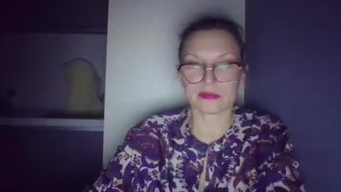 Snapshot of evaglad chatting on 10-11-25, 09:13 evaglad online show from 10-11-25, 09:13