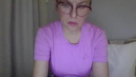 Snapshot of evaglad chatting on 10-22-25, 08:41 evaglad online show from 10-22-25, 08:41