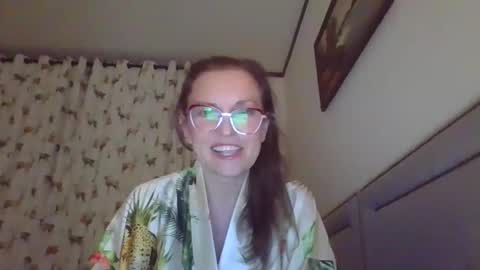 Snapshot of evaglad chatting on 10-24-25, 07:21 evaglad online show from 10-24-25, 07:21