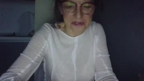 Snapshot of evaglad chatting on 10-30-25, 05:42 evaglad online show from 10-30-25, 05:42