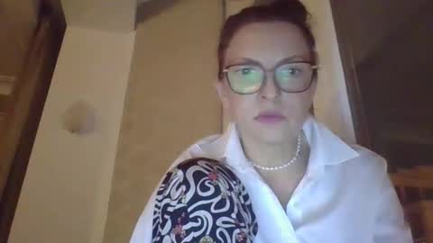 Snapshot of evaglad chatting on 10-31-25, 04:30 evaglad online show from 10-31-25, 04:30