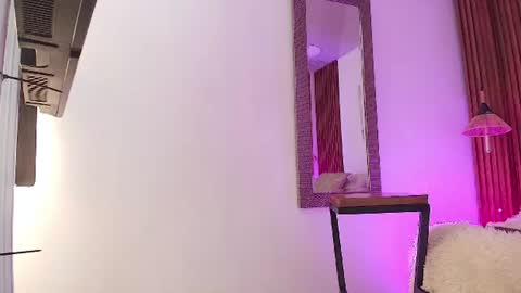 EVA GODDESS  online show from 06-18-26, 08:13