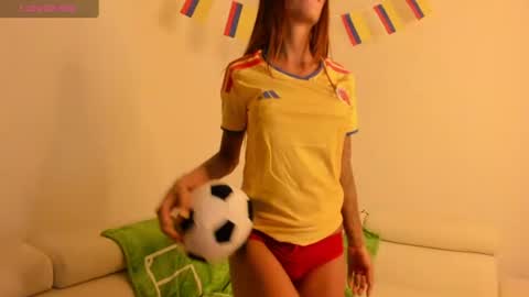 Snapshot of evagomez chatting on 06-18-26, 09:14 Eva Gomez online show from 06-18-26, 09:14