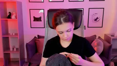 Eva online show from 03-28-26, 06:13