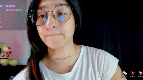 Evah Lee online show from 10-23-25, 01:38