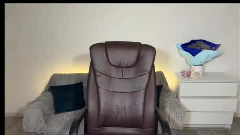 Eva online show from 03-15-26, 05:41