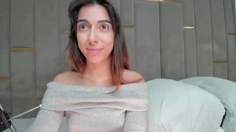 Snapshot of evalims chatting on 12-23-25, 10:35 EVA online show from 12-23-25, 10:35