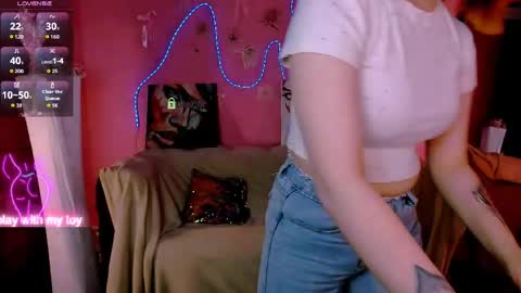 Snapshot of evalora_vei chatting on 05-26-26, 05:58 evalora online show from 05-26-26, 05:58