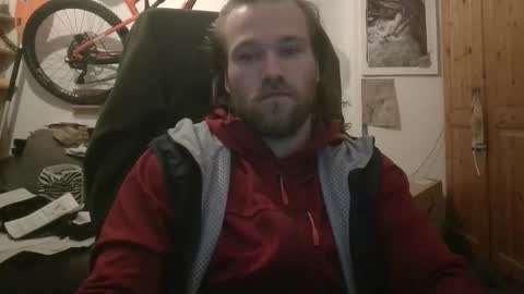 Snapshot of evalsmac chatting on 02-26-26, 06:18 Han online show from 02-26-26, 06:18