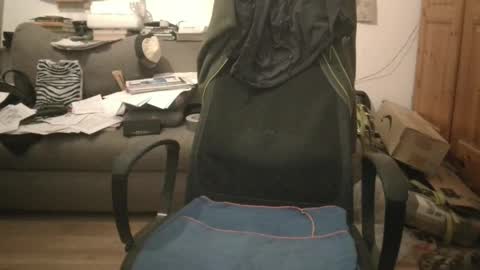 Snapshot of evalsmac chatting on 04-02-26, 10:07 Han online show from 04-02-26, 10:07