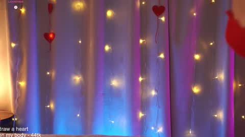 Snapshot of evamossi chatting on 02-15-26, 07:51 Eva online show from 02-15-26, 07:51