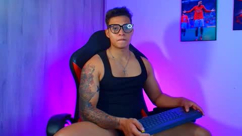 EVAN GREY online show from 10-09-25, 03:59