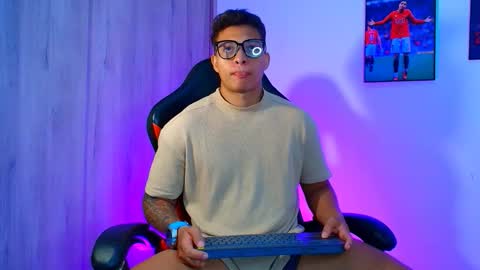 EVAN GREY online show from 10-10-25, 03:05