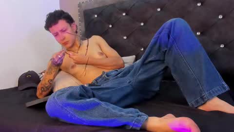 Snapshot of evan_smitt1 chatting on 09-11-25, 03:01 evan_smitt1 online show from 09-11-25, 03:01