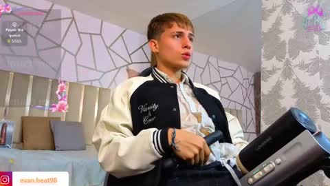 evan_tay online show from 05-01-26, 03:11