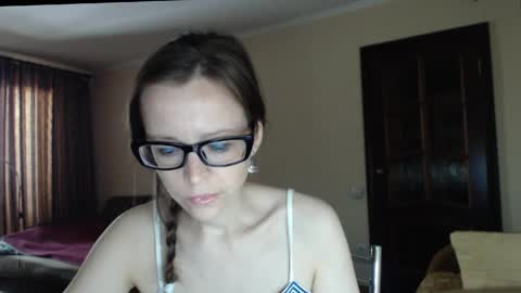 Snapshot of evangeline06 chatting on 05-20-26, 08:53 YourMistress online show from 05-20-26, 08:53