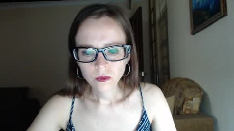 Snapshot of evangeline06 chatting on 06-05-26, 09:48 YourMistress online show from 06-05-26, 09:48
