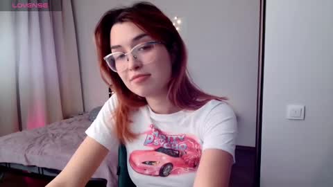 Snapshot of evangeline_lawrence chatting on 12-14-24, 12:44 Annice online show from 12-14-24, 12:44