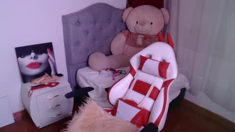 evangelineblossom03 online show from 02-06-25, 10:15