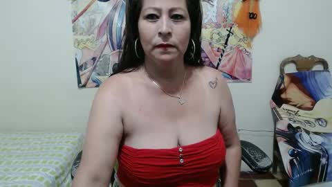 Snapshot of evangelinhotxxx33 chatting on 01-12-25, 09:08 Eva online show from 01-12-25, 09:08