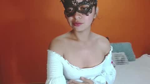 evangelinne_01 online show from 11-16-25, 03:01