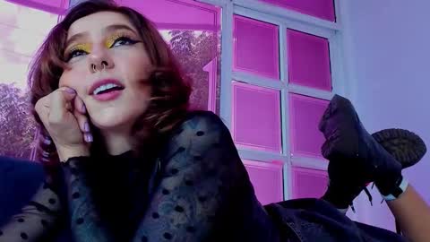 Snapshot of evangelyne1 chatting on 09-17-25, 04:19 Evangelyne online show from 09-17-25, 04:19