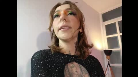 Snapshot of evangelyne1 chatting on 10-01-25, 04:02 Evangelyne online show from 10-01-25, 04:02