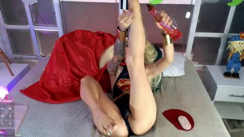 Snapshot of evangelyne1 chatting on 10-16-25, 04:08 Evangelyne online show from 10-16-25, 04:08