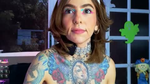 Snapshot of evangelyne1 chatting on 10-19-25, 03:34 Evangelyne online show from 10-19-25, 03:34