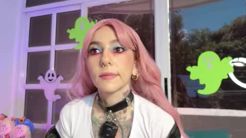 Snapshot of evangelyne1 chatting on 10-26-25, 04:02 Evangelyne online show from 10-26-25, 04:02