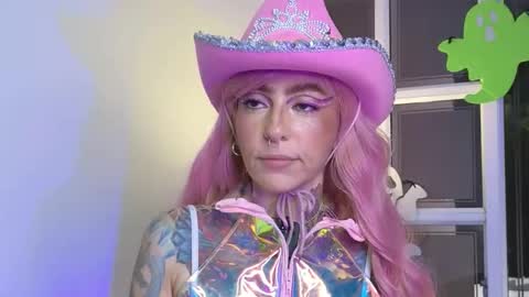 Snapshot of evangelyne1 chatting on 10-31-25, 04:41 Evangelyne online show from 10-31-25, 04:41