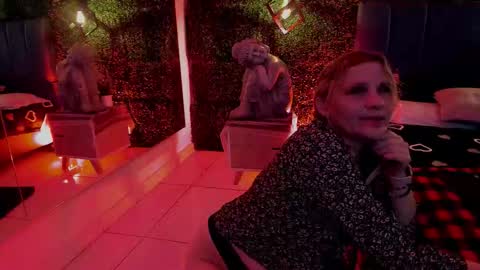 Snapshot of evangelyne_rose chatting on 02-21-26, 07:37 Evangelyne online show from 02-21-26, 07:37