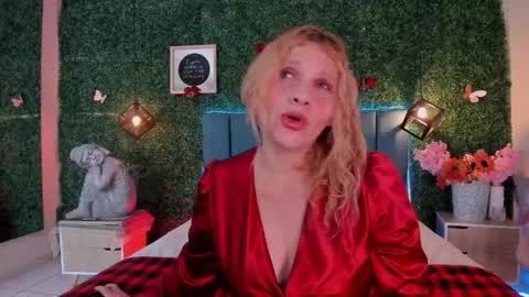 Snapshot of evangelyne_rose chatting on 03-07-26, 07:33 Evangelyne online show from 03-07-26, 07:33