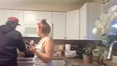 Snapshot of evanschris2048 chatting on 10-11-25, 12:32 evanschris2048 online show from 10-11-25, 12:32