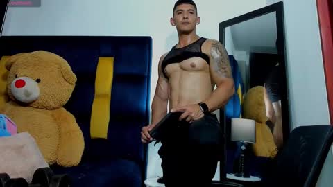   online show from 10-22-25, 04:35