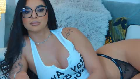 Snapshot of evareyss chatting on 02-12-25, 02:21 evareyss online show from 02-12-25, 02:21