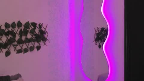 Snapshot of evaritz__ chatting on 02-26-26, 05:01 EVARITZ online show from 02-26-26, 05:01