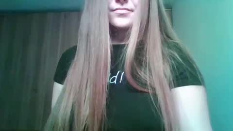 evasapples2026 online show from 05-06-26, 02:00