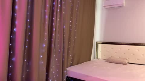 Snapshot of evasweet420 chatting on 10-27-25, 10:08 Eva online show from 10-27-25, 10:08