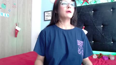 Snapshot of evatits_1 chatting on 12-20-24, 01:00 Eva Carter online show from 12-20-24, 01:00