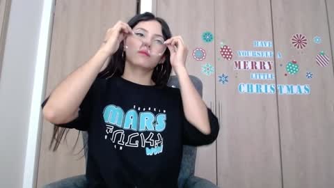 Snapshot of evatits_1 chatting on 01-11-25, 12:18 Eva Carter online show from 01-11-25, 12:18